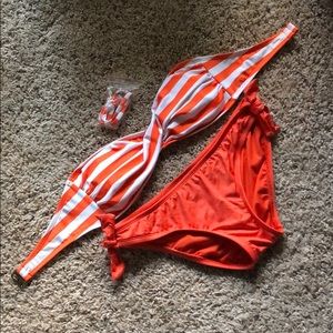 Mossimo Size S bikini set. Excellent condition.